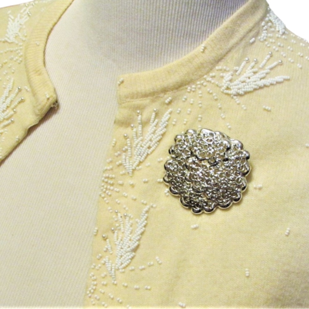 VTG 1970’s Filigree Floral Scalloped Flower Jewelry Silver Tone Brooch rare!